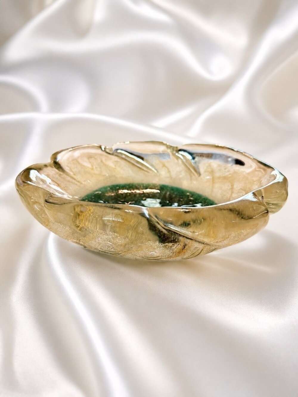 Vintage Hand Blown Art Glass Bowl Green Gold Aventurine Controlled Bubble 7.5”